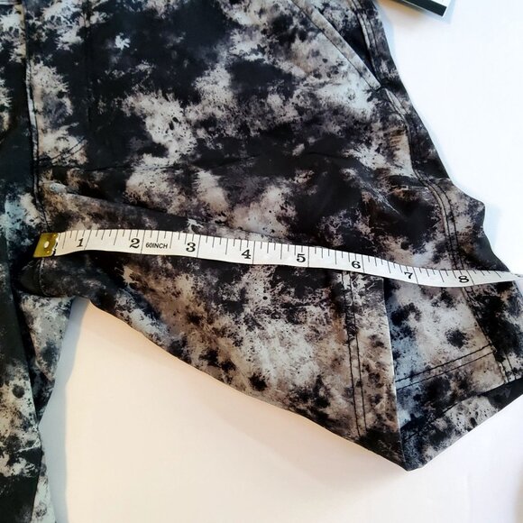 Cat & Jack Boys Black & White Tie-Dye Pattern Shorts With Pockets Size 6 UPF 50+ - Picture 7 of 9